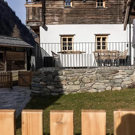 Domek alpejski Raneburg Historic Estate With Sauna *